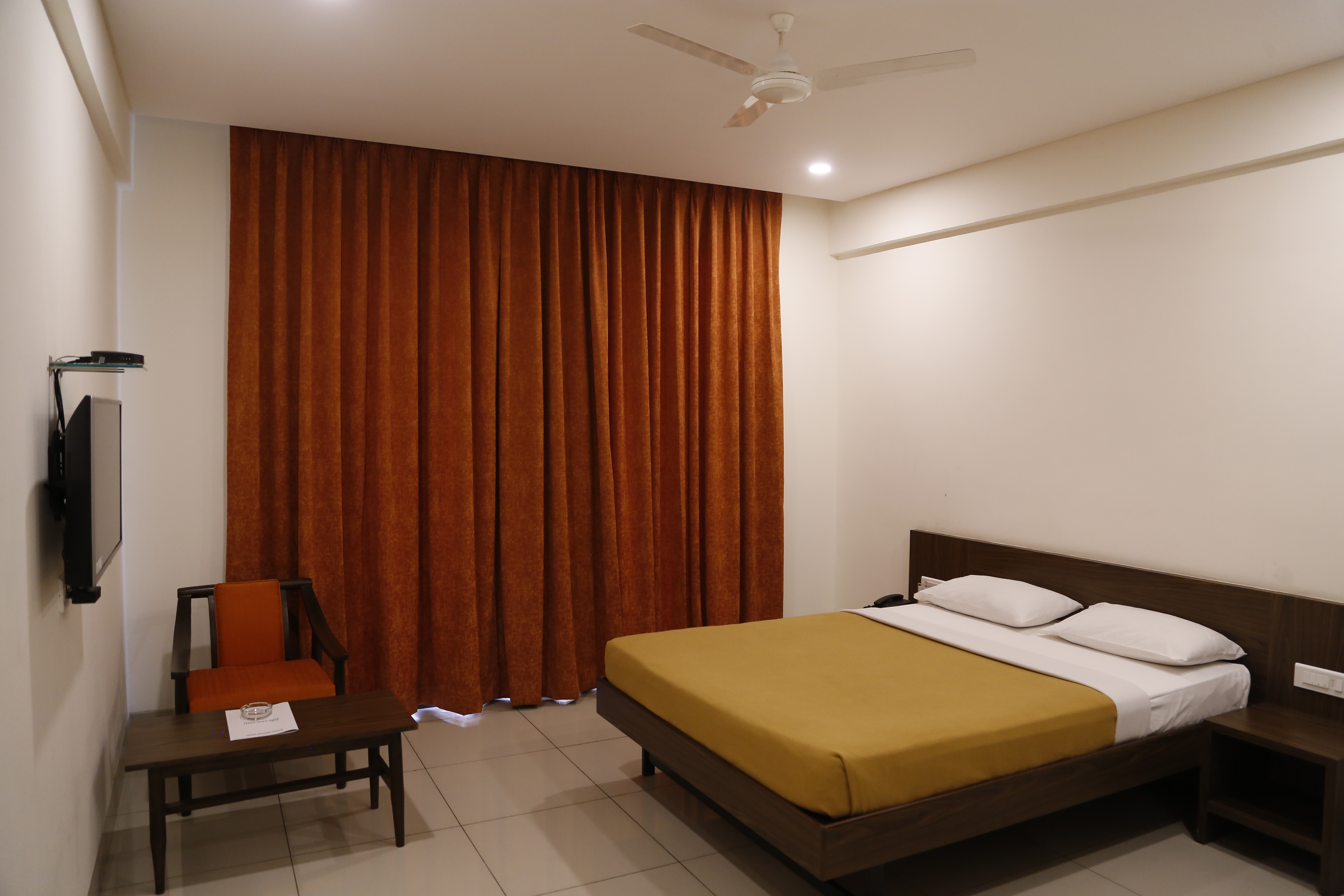 dreamland-hotel-shirdi-deluxe-room-view