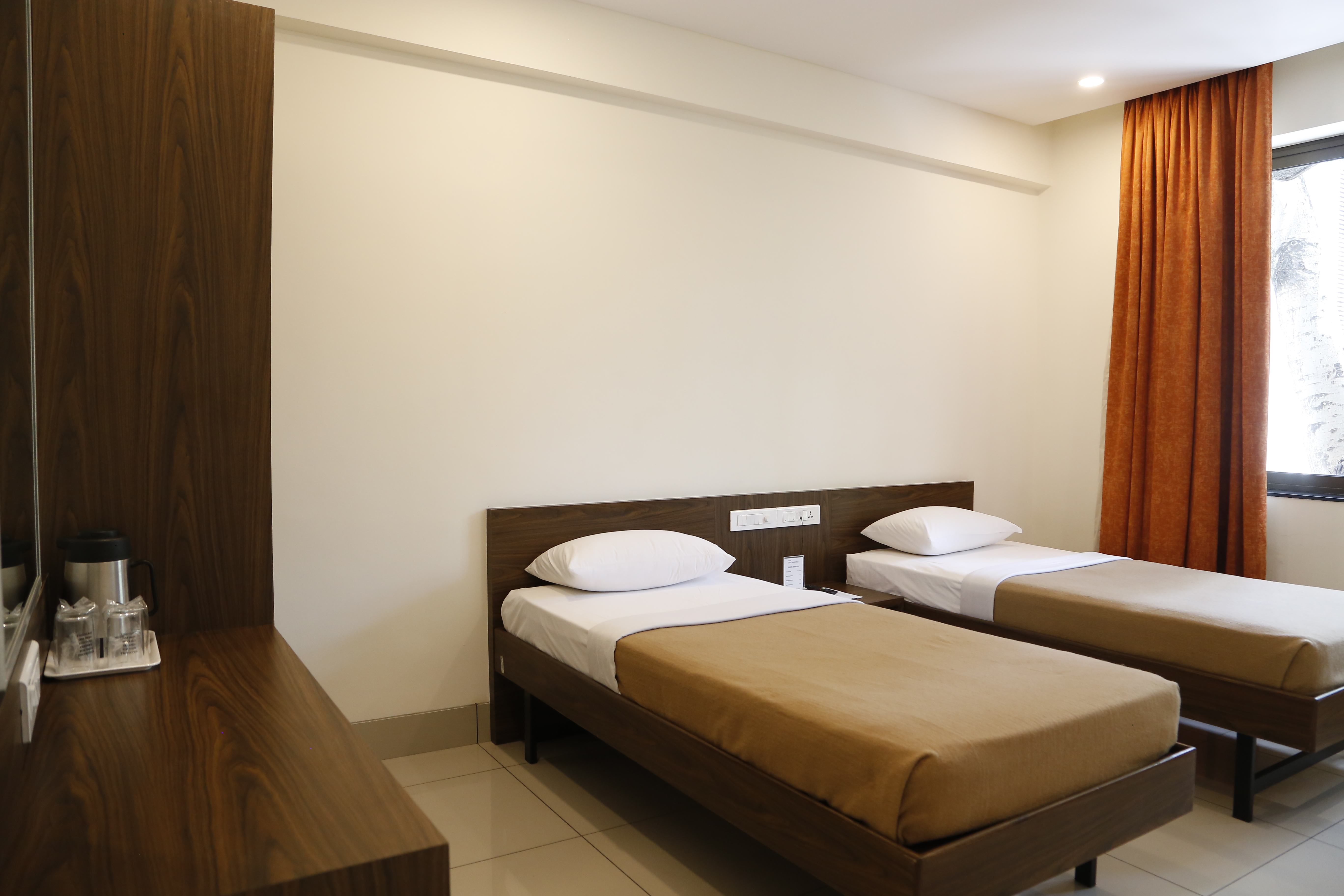dreamland-hotel-shirdi-deluxe-room-view